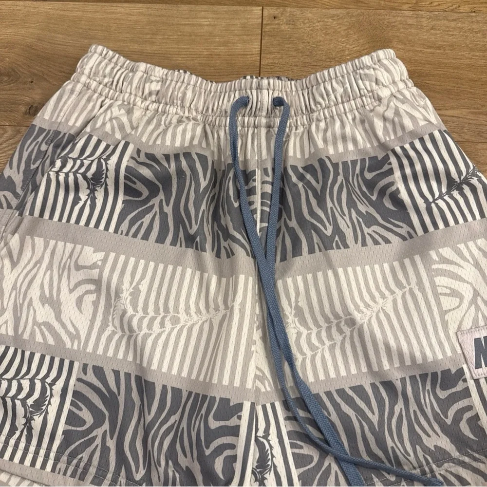 Nike Club Trippy Safari Print Mesh Shorts Grey/Ivory Men's Size Small 5in Length
